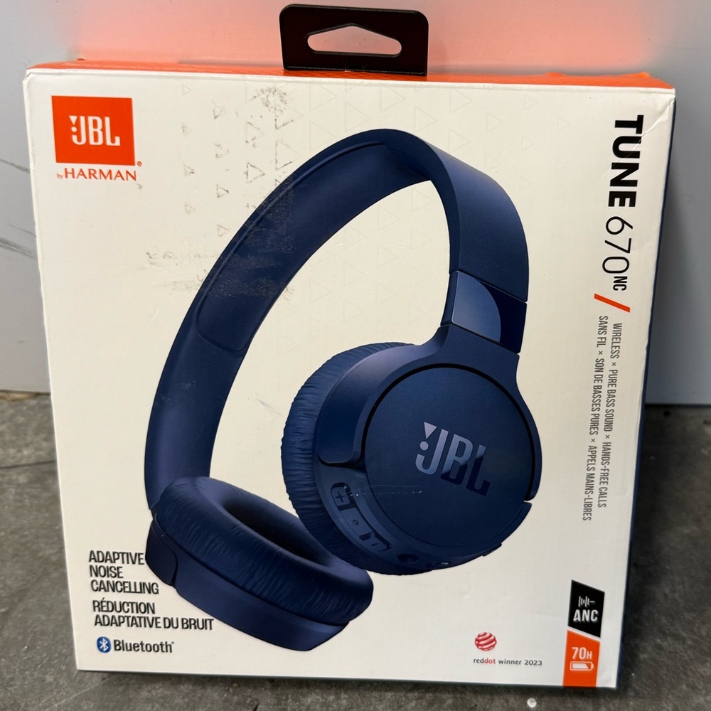 JBL Tune 670NC Wireless Headphones - Black - Picture 3 of 4